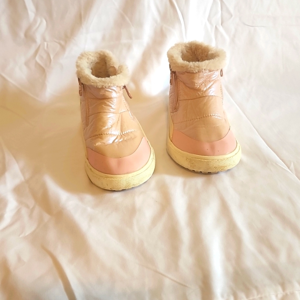 Girls boots